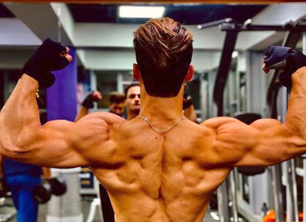 Bigg Boss fame Asim Riaz goes shirtless and flexes his muscles in his latest post