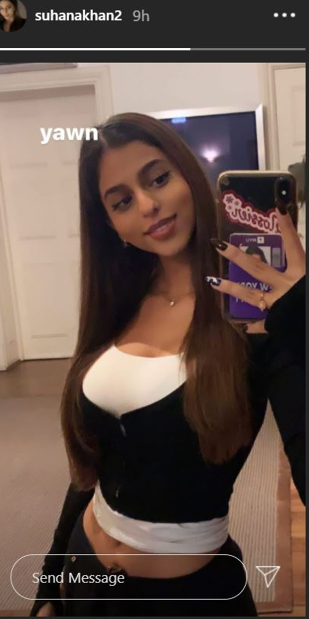 Suhana Khan shares a stunning mirror selfie sporting her infectious smile