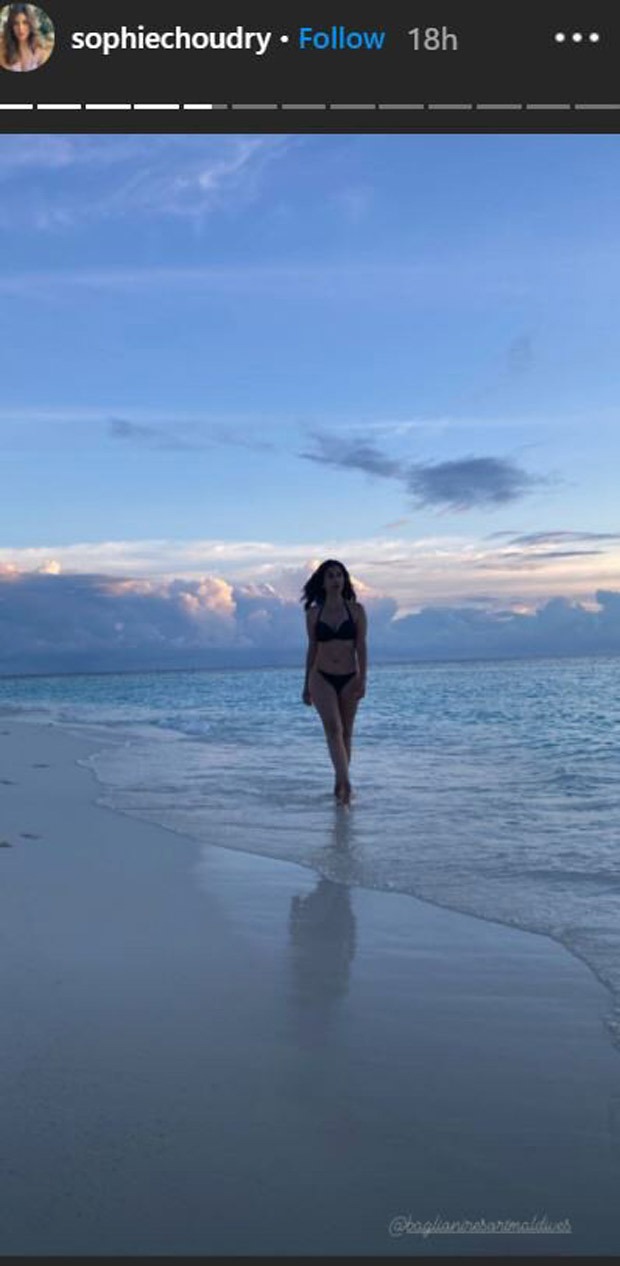 Watch: Sophie Choudry walks straight into ‘paradise’ in style