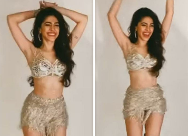 Alaya F can't stop having fun in shimmery skirt with tassels, watch video