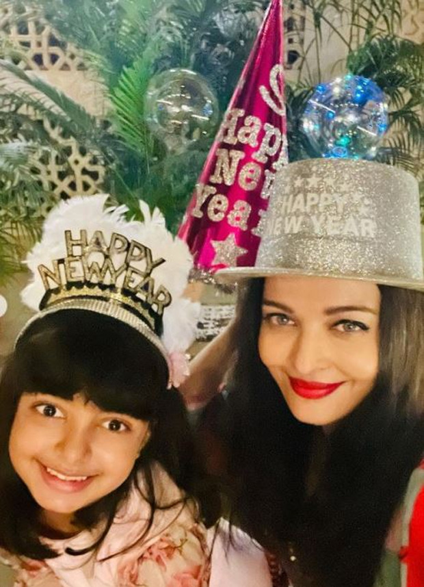 Amitabh Bachchan, Jaya Bachchan, Aishwarya Rai and Abhishek Bachchan's fun New Year Party is all about funky glasses and party hats; see pics