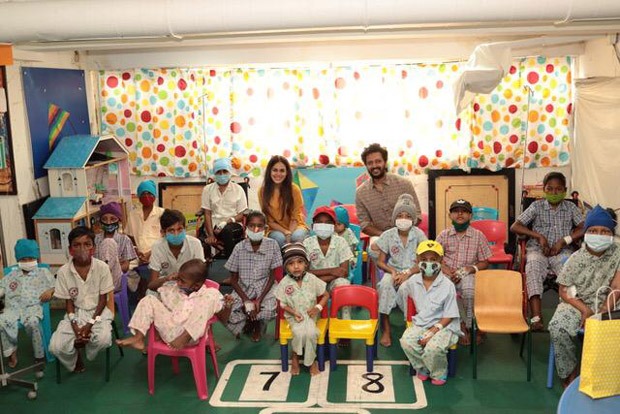 Riteish and Genelia Deshmukh spend time with kids at the Tata Memorial Hospital on 20th International Childhood Cancer Day