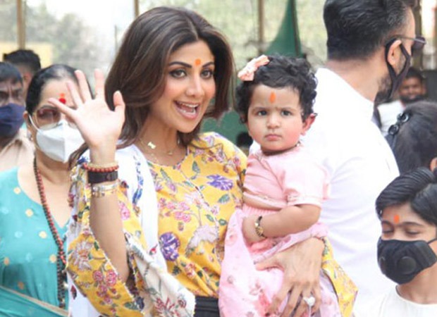 Shilpa Shetty and daughter Samisha pose for the paparazzi after their visit to Siddhivinayak temple with their family