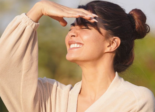 Jacqueline Fernandez is all smiles in this sun-kissed picture on the sets of Bachchan Pandey 