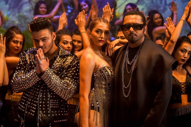 Yo Yo Honey Singh is all set to get you dancing with Mumbai Saga's first song 'Shor Machega'