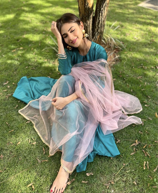 Mouni Roy's royal green kurta set is worth only Rs. 4399