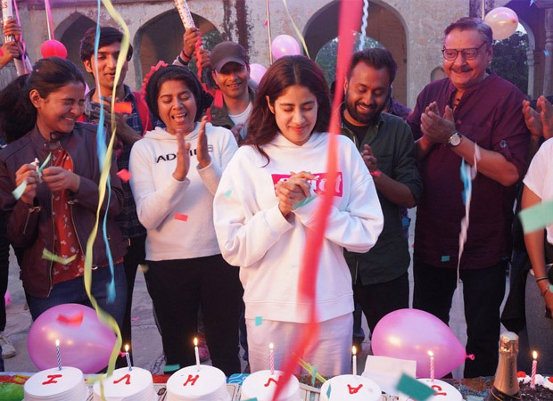 On The Sets: Janhvi Kapoor looks thrilled as she celebrates her birthday with the crew of Good Luck Jerry