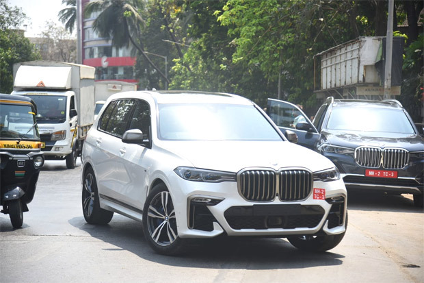 Shahid Kapoor scouts the BMW X7 worth over Rs. 90 lakhs!