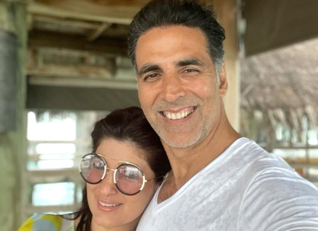 Akshay Kumar shares a happy selfie with Twinkle Khanna as they enjoy their beach vacation 