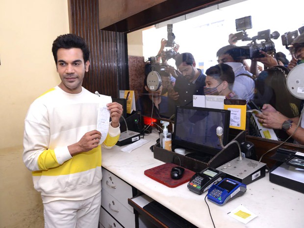 PICS: Rajkummar Rao sells tickets at a theatre in Delhi as Roohi releases today