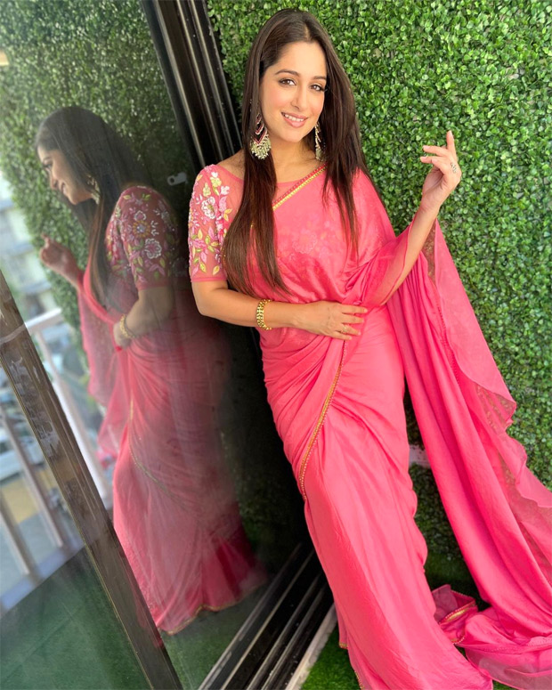 Sasural Simar Ka actress Dipika Kakkar shoots for a special episode of Dance Deewane 3 from home for Madhuri Dixit's birthday