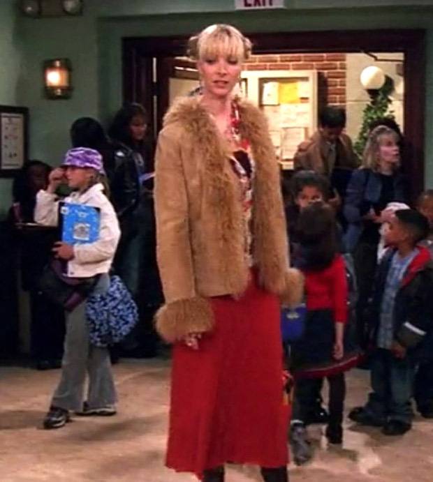 6 style cues from 90’s sitcom friends that are still trendy in 2021