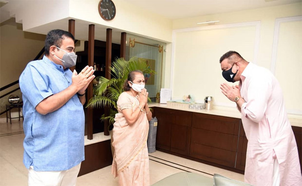 Sanjay Dutt pays a visit to Union Minister Nitin Gadkari; shares the glimpse on Instagram (1)