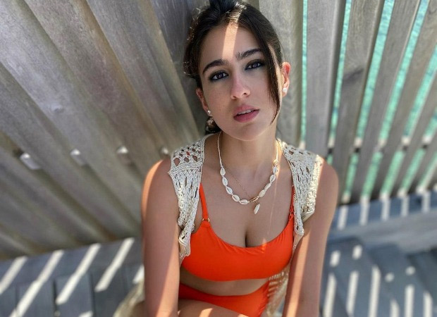 Sara Ali Khan enjoy swimming during golden hour, watch video