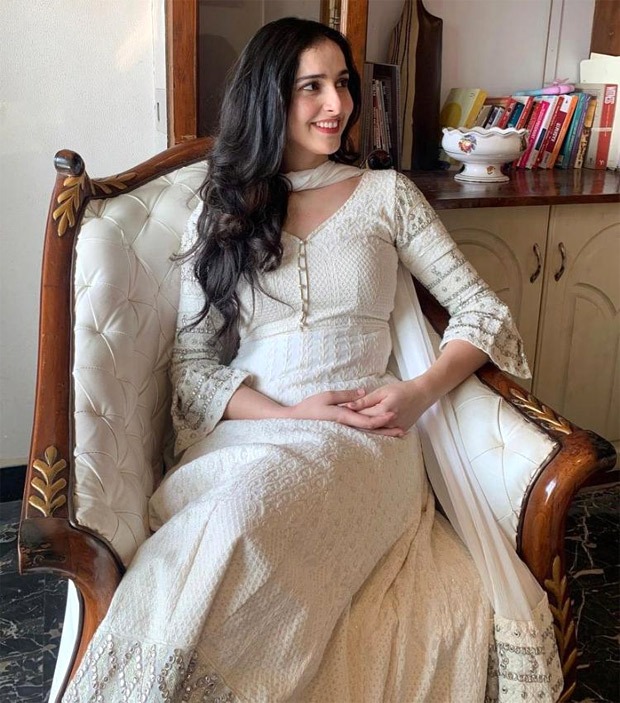 take style cues on how to style your whites from raksha bandhan actress sadia khateeb