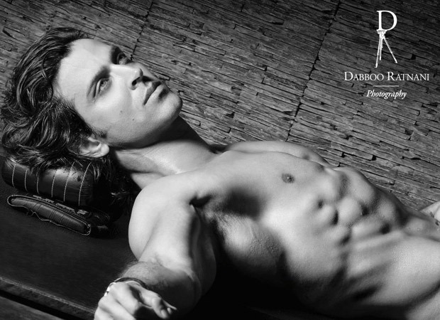 Hrithik Roshan's shot for Dabboo Ratnani's Calendar is drool-worthy; Farah Khan calls him Greek God