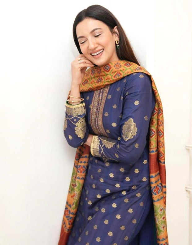 gauahar khan looks gorgeous in printed blue kurta set, wishes her fans independence day with a thoughtful message