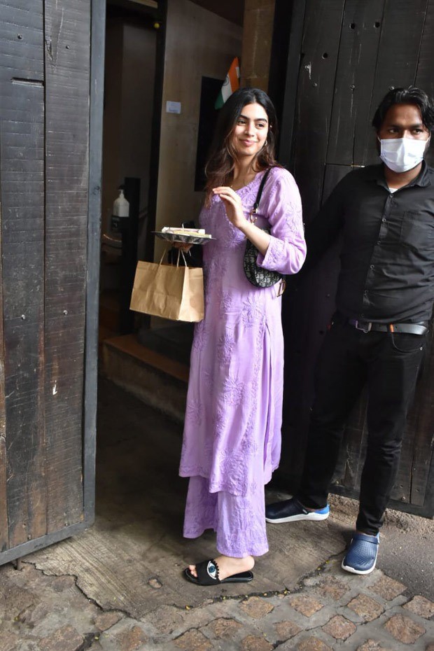 Khushi Kapoor steps out for Raksha Bandhan wearing friend Anjini Dhawan's brand and carries a bag worth Rs. 2.8 lakh