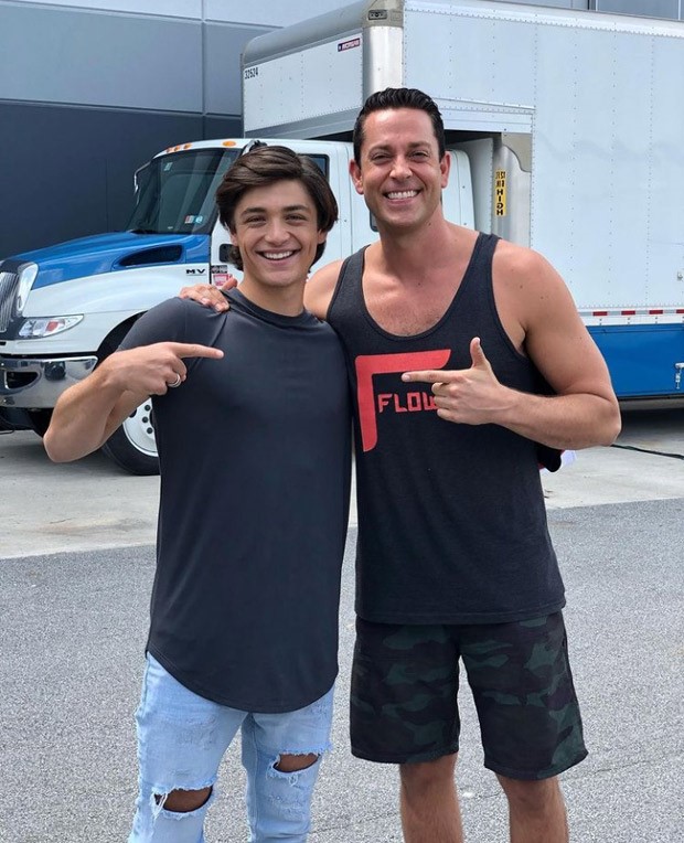 Shazam Fury Of The Gods Asher Angel Celebrate Filming Wra Shares Picture With Zachary Levi 
