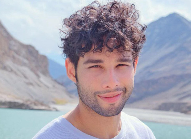 siddhant chaturvedi glows in his latest sunkissed picture; remembers his summer holidays from childhood