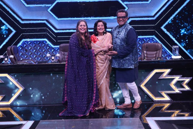 Sonali Bendre and Moushumi Chatterjee to grace the sets of Super Dancer - Chapter 4