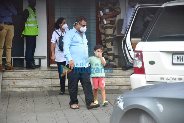 Kareena Kapoor Khan, Saif Ali Khan, Taimur back from Maldives; baby Jeh Ali Khan's looks adorable in blue onesie 