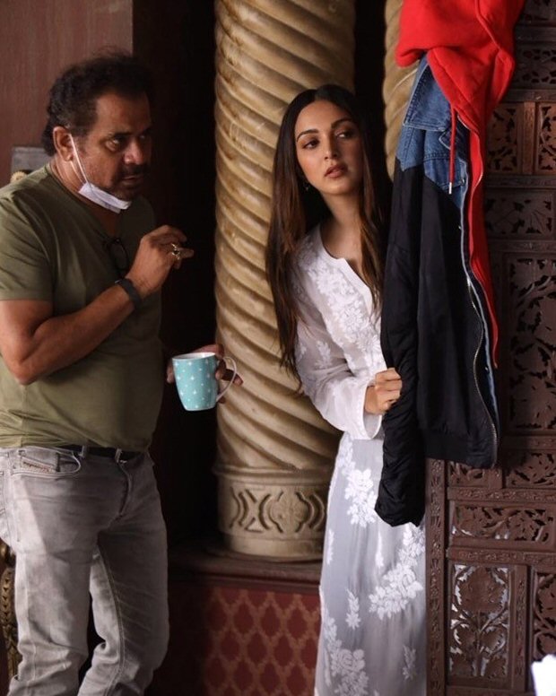 Kiara Advani and Anees Bazmee attempt to record a flawless shot for Bhool Bhulaiyaa 2
