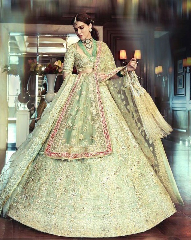 kriti sanon looks royal in latest snaps for manish malhotra’s nooraniyat collection