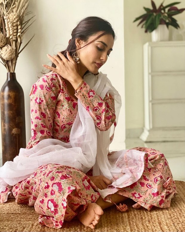 Qubool Hai actress Surbhi Jyoti shares a graceful desi avatar in a beautiful floral printed kurta set