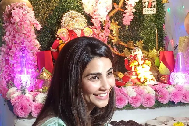 Daisy Shah looks elegant in Indian attire as she celebrates Ganesh Chaturthi at her place