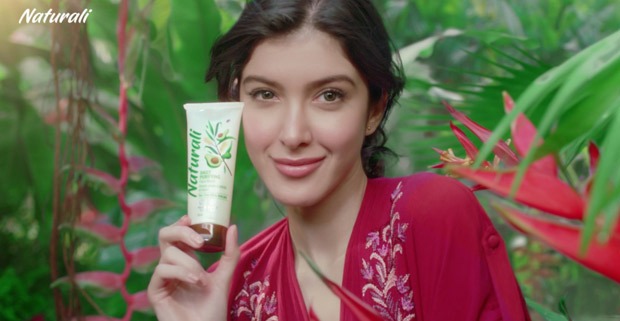 Kriti Sanon and Shanaya Kapoor become part of hair care & skincare products of Naturali brand