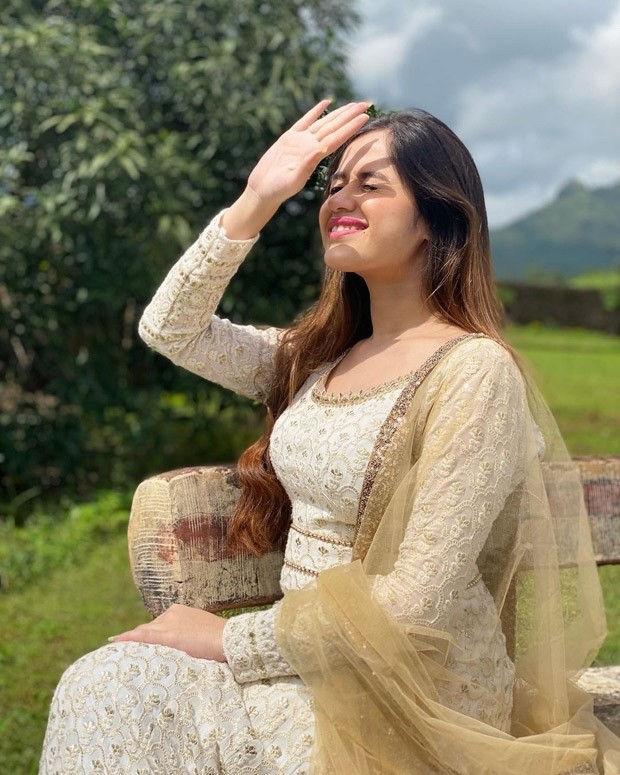 jannat zubair looks breathtaking in a beautiful white anarkali set