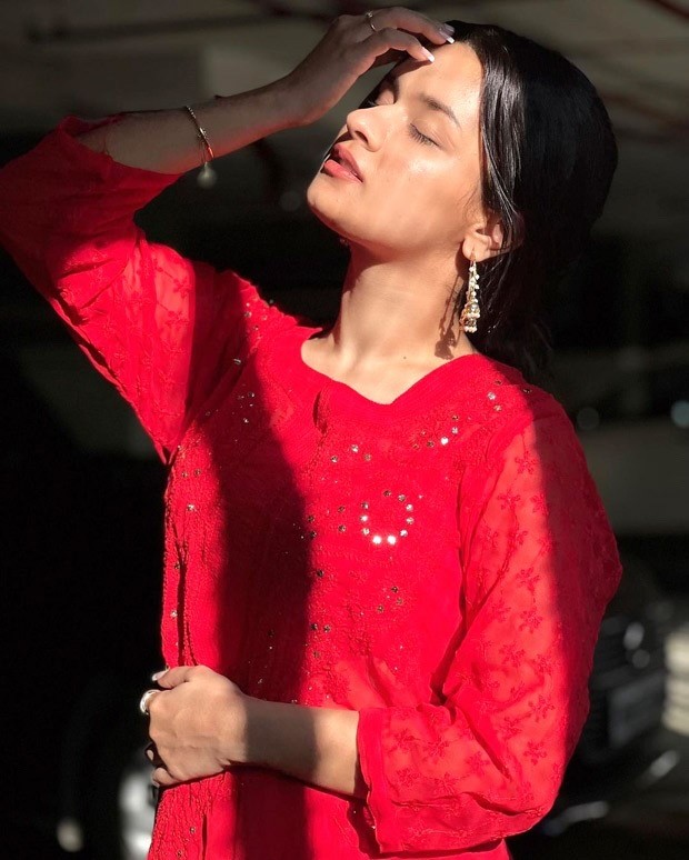 avneet kaur looks beautiful in a red chikankari kurta in sunkissed pictures