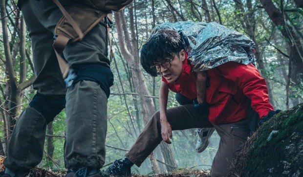 jun ji hyun and ju ji hoon’s jirisan offers an abundance of mystery, mountains and cliffhangers