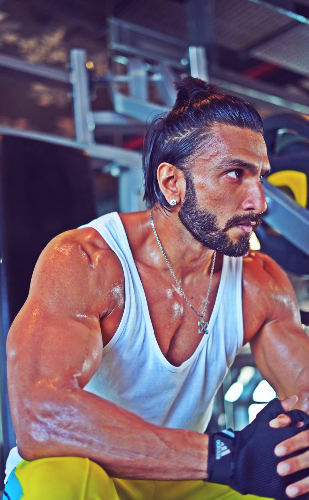 Ranveer Singh gives major fitness motivation flaunting his bulked-up physique, see photos