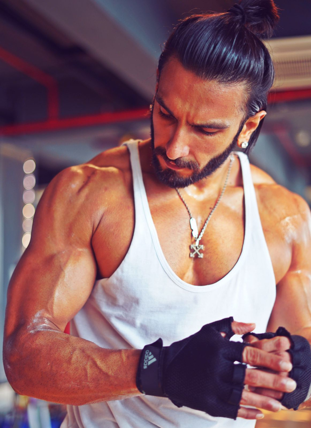 Ranveer Singh gives major fitness motivation flaunting his bulked-up physique, see photos