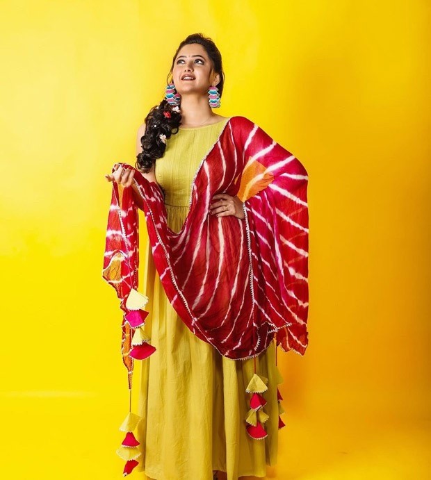 rashami desai rings in navaratri season in beautiful lime green salwar suit