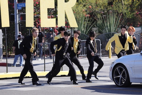 bts sang and danced in the street in hollywood