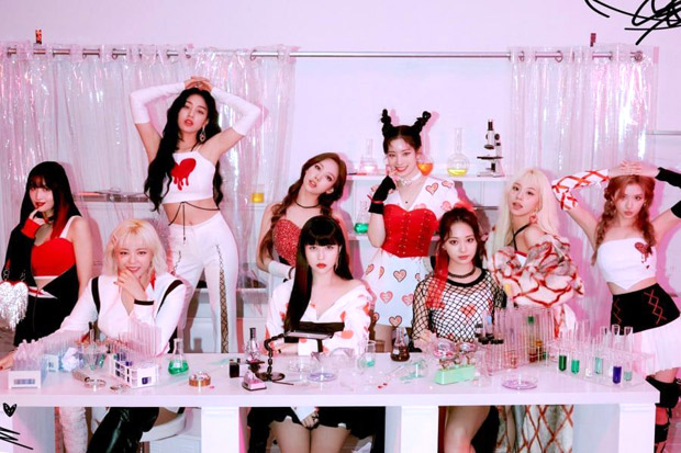 twice’s formula of love debuts at no. 3 on billboard 200; marks their highest ranking on chart