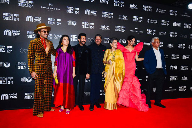 deepika padukone, ranveer singh, kapil dev, kabir khan arrive at 83 world premiere in dubai