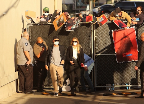robert pattinson fans never give up