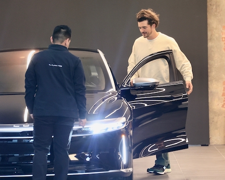 orlando bloom knows what he wants