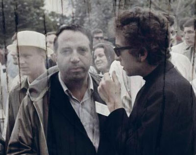Robert Shelton and Bob Dylan Newport Folk Festival 1964 (photo copyright Ed Grazda from the back cover of No Direction Home Backbeat Books)