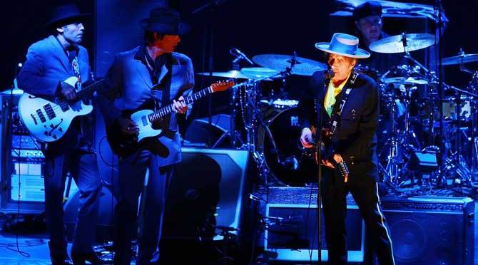 Another Dylan Book: Time Out of Mind Bob Dylan on China tour