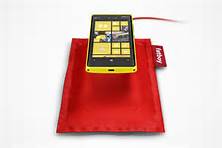 Review 2 Wireless Chargers Nokia DT 900 and DT 901 photo Nokia DT-901 Fatboy wireless charging – the phone must be on the pad in the right place