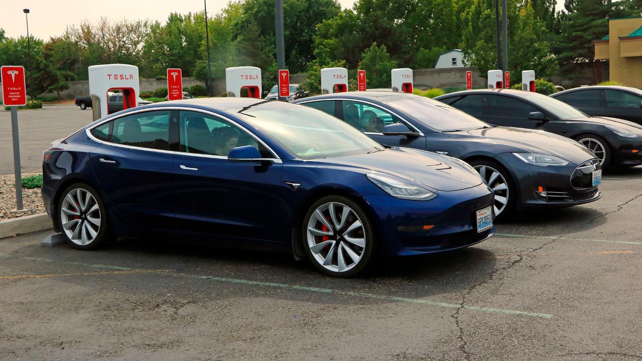 tesla-schrijft-170-miljoen-dollar-af-vanwege-gekelderde-bitcoinkoers-nu bitcoin tesla