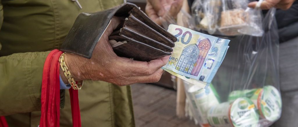 European Commission wants digital euro, cash payments remain possible digital euro