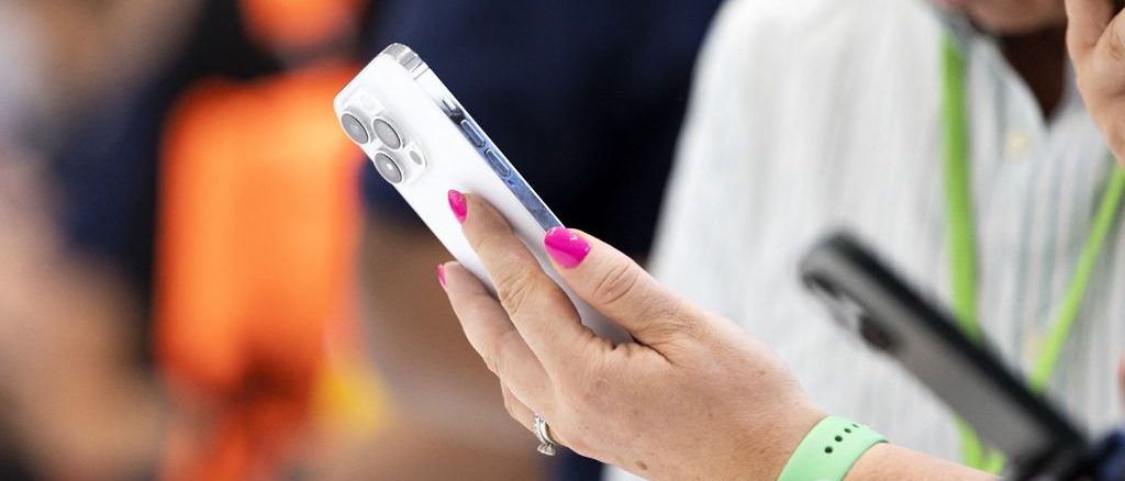 Dip in the Chip Sector Due to Falling Consumer Spending chip sector