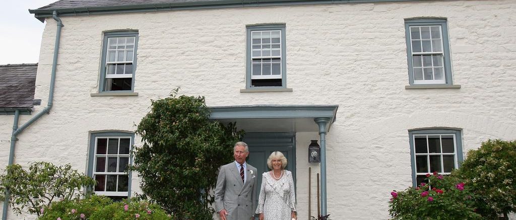 Housing Drama British Royals Prince Charles Pays Rent Prince Charles, Prince Andrew