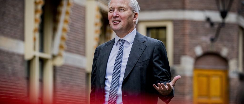 Van der Burg Returns to Work State Secretary Van der Burg